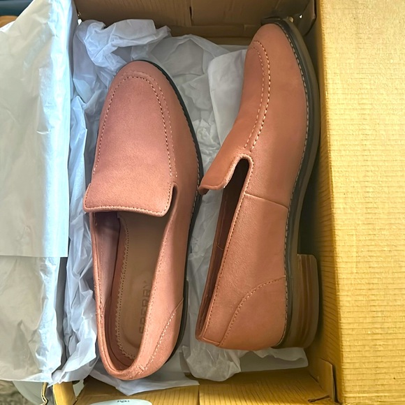NWT- Sperry Fairpoint loader suede. - Picture 1 of 6